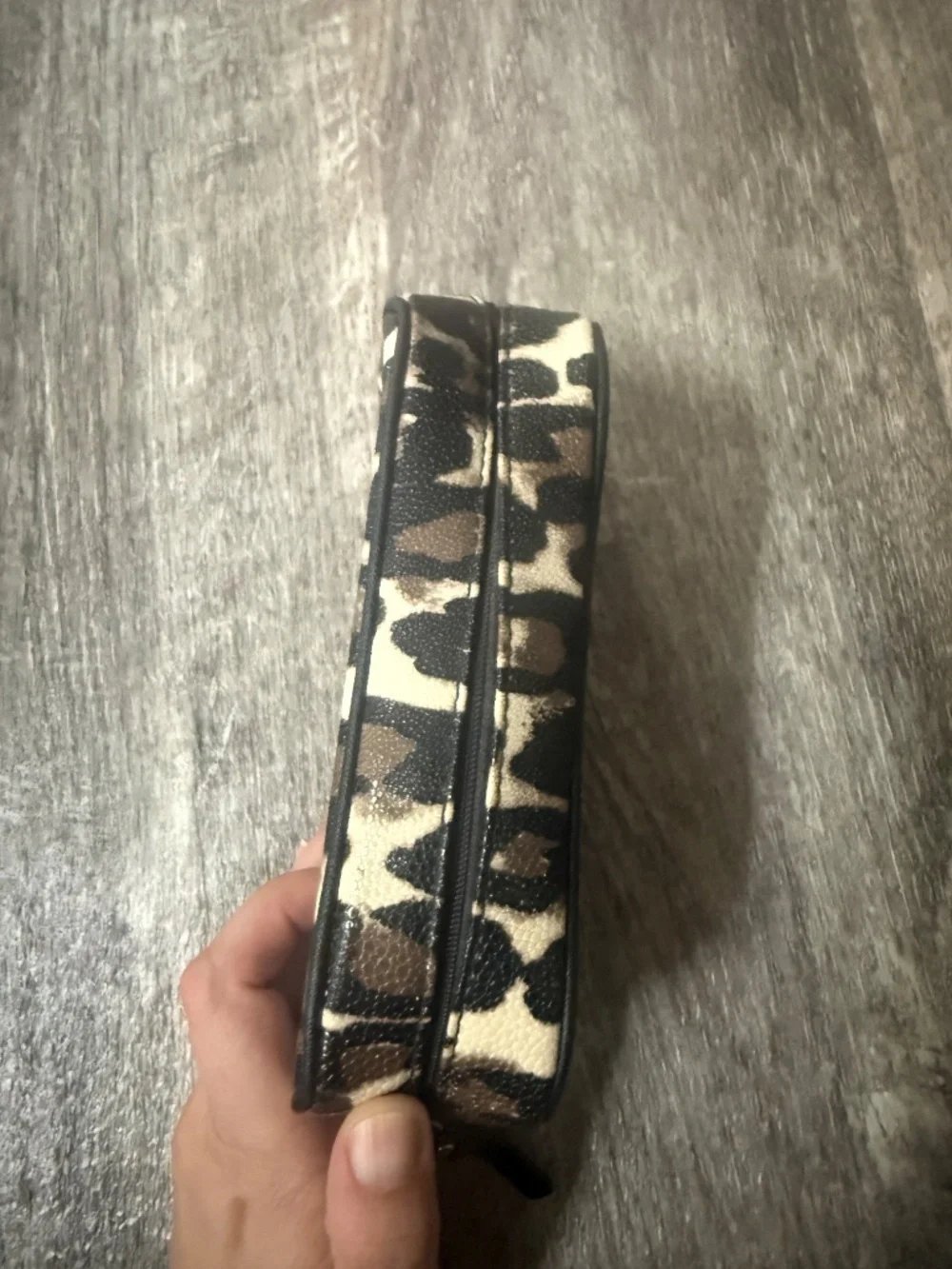 Kate Spade New York Leopard Print Pouch Zip